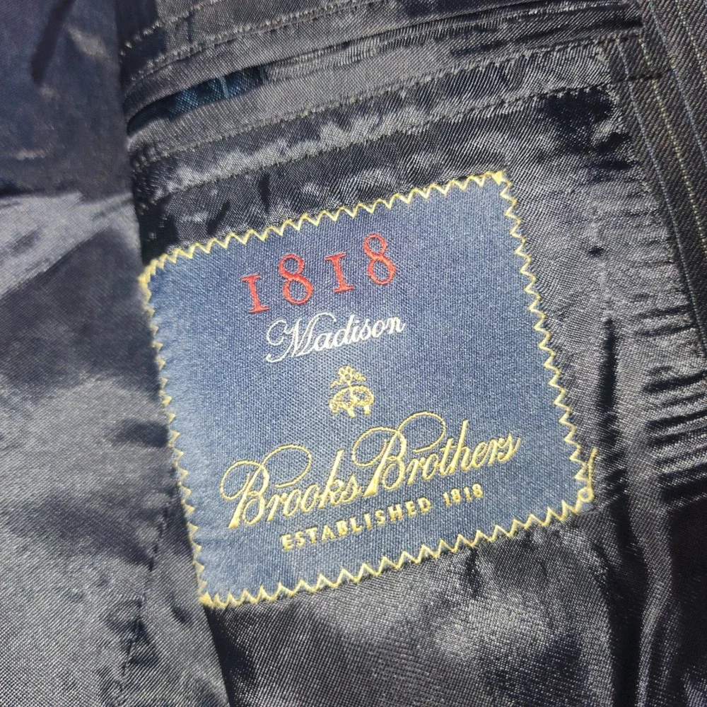 Brooks Brothers 1818 Madison Suit Mens 43R 38W Navy Pinstripe Wool Italy VBC